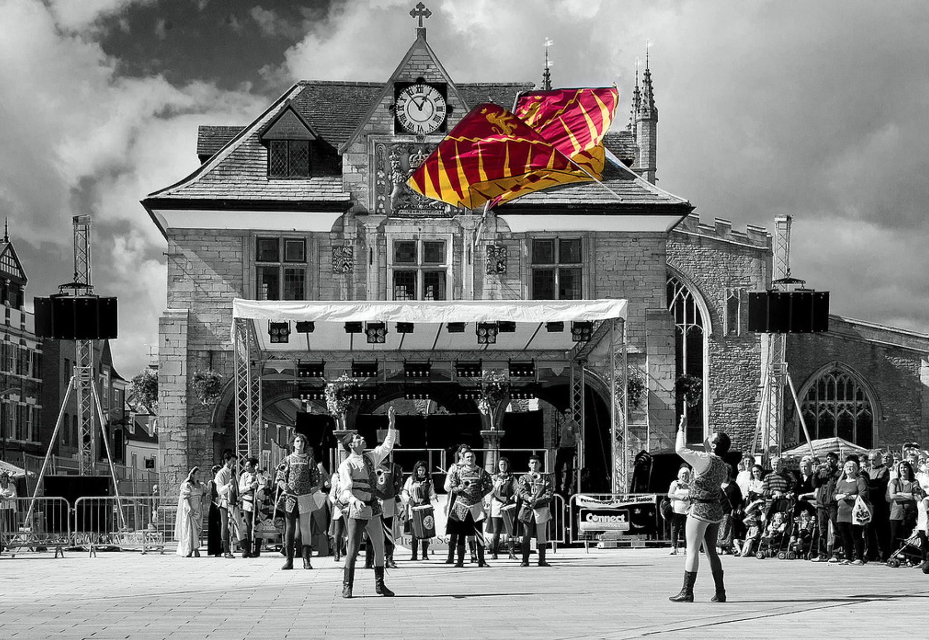 Italian flag performers